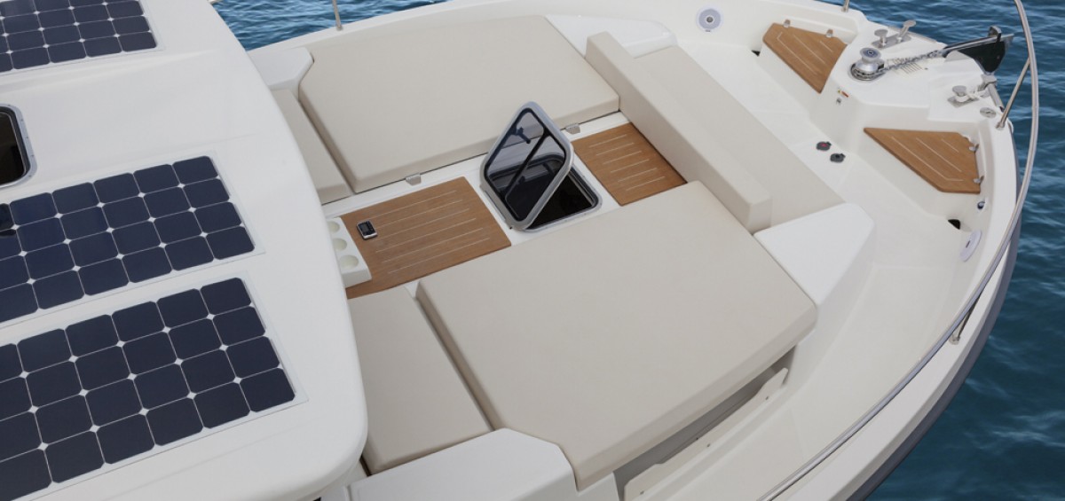 Cranchi_Trawler43LD_01