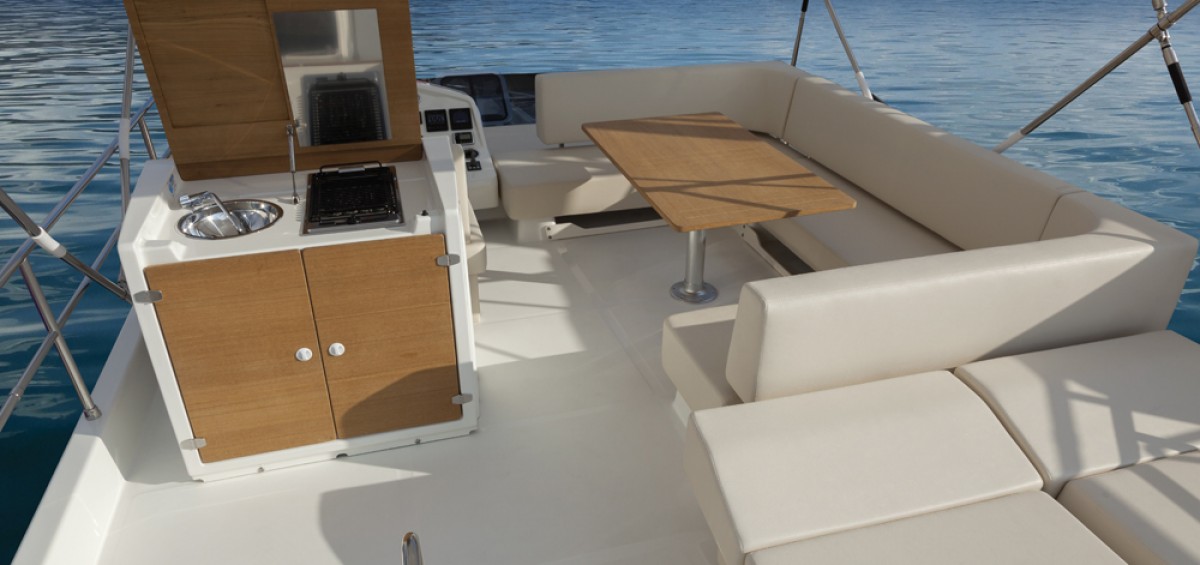 Cranchi_Trawler43LD_03