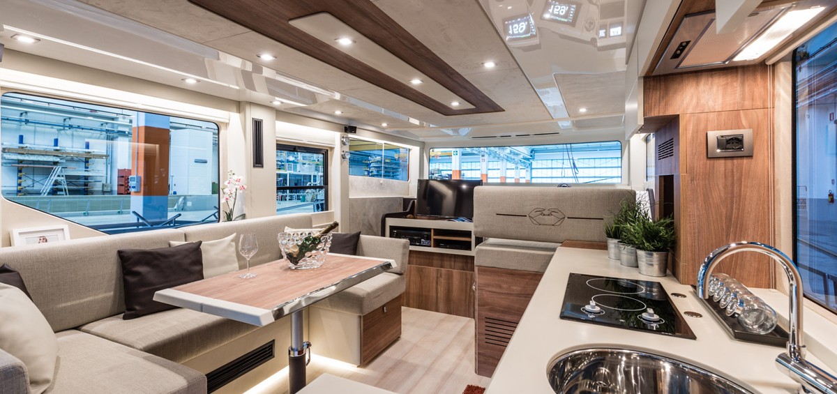 Trawler_43-INT_19